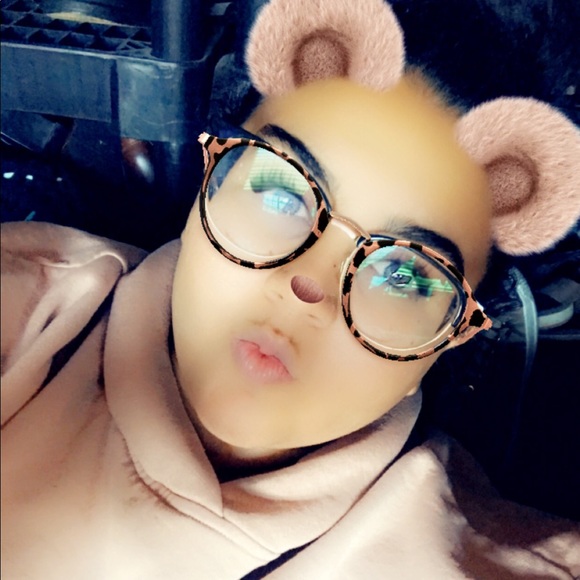 Meet your Posher, Celynee - Picture 4 of 13